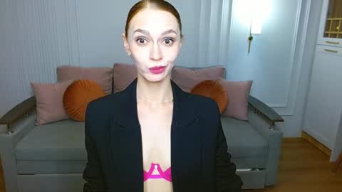 Snapshot of yourladysunshine chatting on February 14, 6:29 pm Ksyusha online show from February 14, 6:29 pm