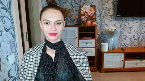 Snapshot of yourladysunshine chatting on October 18, 8:28 am Ksyusha online show from October 18, 8:28 am