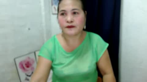 Snapshot of yourlove_regine chatting on October 8, 2:49 am Regine online show from October 8, 2:49 am