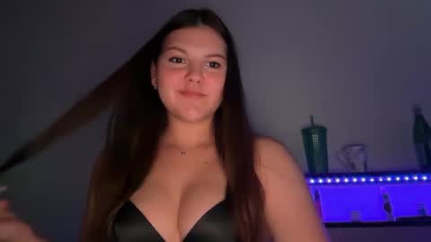 Mila online show from March 19, 11:20 pm