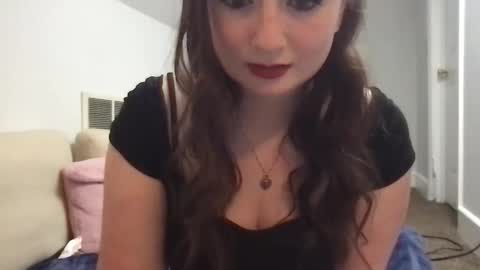 YoursTrulyBella online show from January 18, 1:24 am