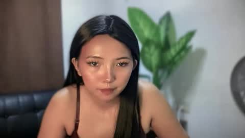 Faye online show from February 2, 7:13 pm