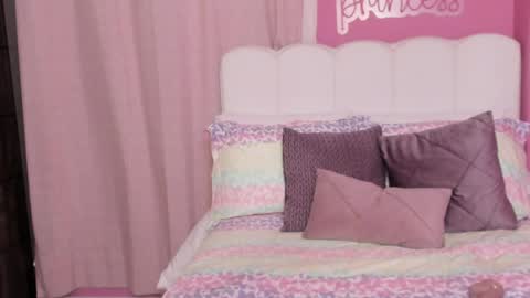yulieth_x online show from May 16, 12:02 am