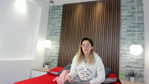 yulievans online show from January 4, 1:42 pm