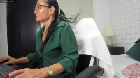 Y U L I T Z A online show from January 10, 4:22 pm