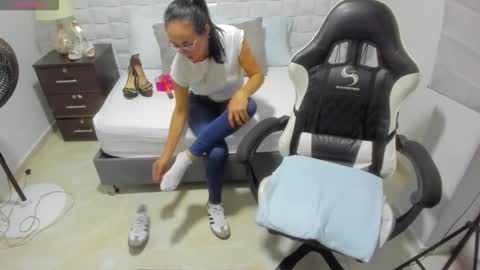 Y U L I T Z A online show from November 6, 12:00 pm