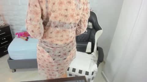 Y U L I T Z A online show from October 24, 3:30 pm