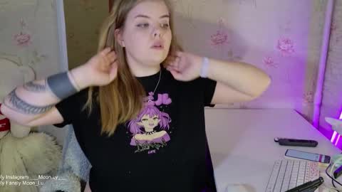 Snapshot of yumm_lolly chatting on October 11, 12:30 pm Polly online show from October 11, 12:30 pm