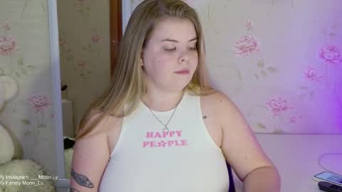 Snapshot of yumm_lolly chatting on October 9, 7:40 pm Polly online show from October 9, 7:40 pm