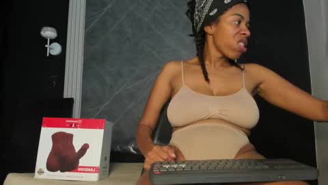 Yummyduo online show from March 7, 1:29 pm