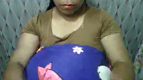 yummylips_4u online show from May 13, 4:57 pm