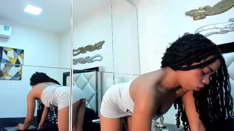 yuna_banks online show from October 10, 11:59 am