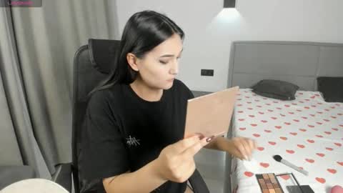 Yuna online show from November 6, 7:31 pm