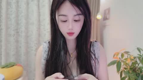 YunEr online show from March 25, 1:47 pm