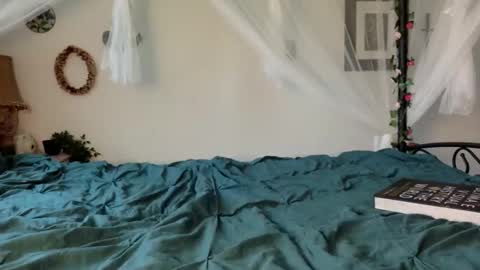 Yucky online show from March 19, 1:10 am