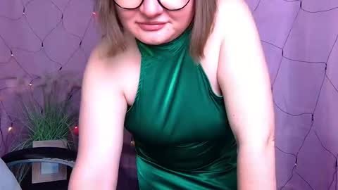 zannadreil online show from February 5, 7:06 pm