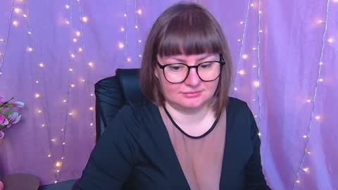 zannadreil online show from March 26, 7:32 am