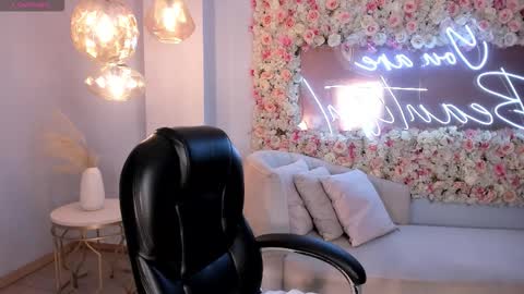 Zara  online show from February 16, 12:32 am