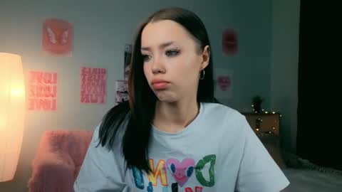 Lara online show from February 12, 7:26 pm