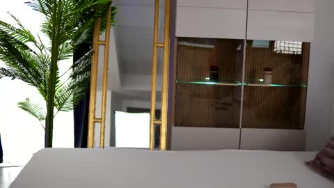 ZenyaNoir online show from April 22, 9:06 am