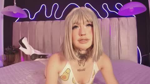 zhally_dee online show from March 7, 10:28 pm