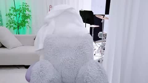 zhen online show from October 30, 3:35 pm