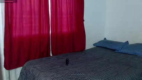 Snapshot of zoe_bronw chatting on December 18, 11:13 am Zoe Bronw online show from December 18, 11:13 am