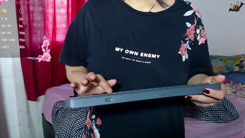 Snapshot of zoe_bronw chatting on December 17, 11:39 am Zoe Bronw online show from December 17, 11:39 am