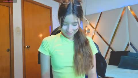 zoe_dear online show from June 3, 2:33 pm