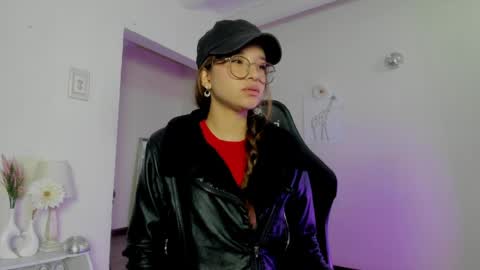 zoe_dear online show from May 6, 12:47 am