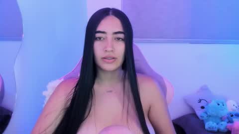 zoe_jones7 online show from March 18, 3:44 am
