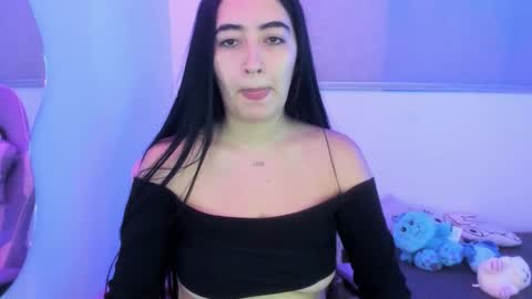 zoe_jones7 online show from February 20, 5:28 am