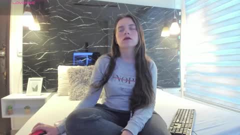 Zoe online show from January 13, 11:58 am