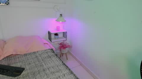 Zoe Lynch online show from April 10, 11:38 am