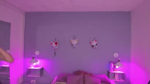 Zoe Lynch online show from October 6, 11:38 am