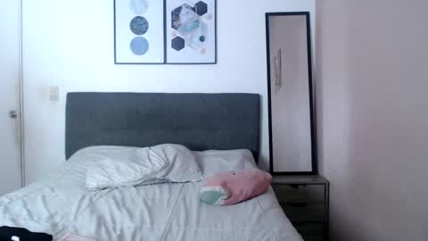 Snapshot of zoe_mill33r chatting on February 26, 6:25 pm Zoe online show from February 26, 6:25 pm