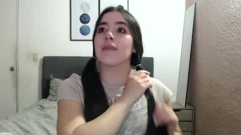 Snapshot of zoe_mill33r chatting on March 12, 4:51 am Zoe online show from March 12, 4:51 am