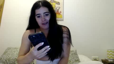 Snapshot of zoe_mill33r chatting on December 20, 9:50 pm Zoe online show from December 20, 9:50 pm