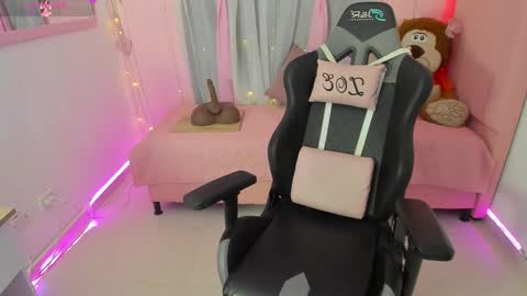 zoe_sullivan_ online show from September 14, 2:26 pm