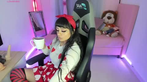 zoe_sullivan_ online show from February 14, 9:56 am