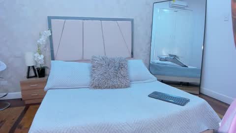 Zoe  online show from January 5, 7:17 pm