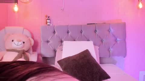 Snapshot of zoeemiller chatting on September 20, 2:48 pm zoeemiller online show from September 20, 2:48 pm