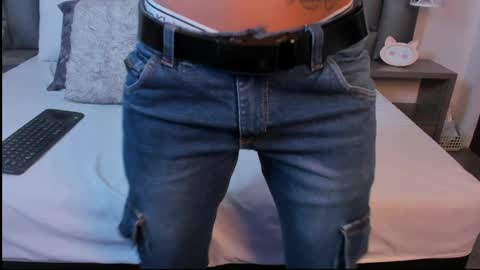 Zoe Krug online show from April 15, 12:39 pm