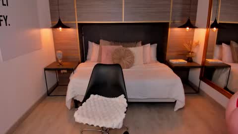 ZOE online show from March 6, 5:08 pm