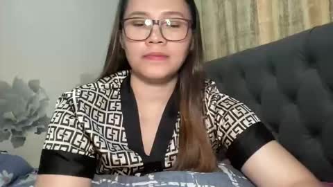 zoey_foryou online show from May 1, 1:36 pm