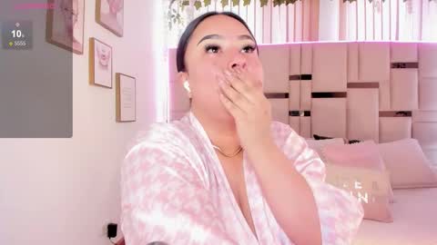 zoey thommpson online show from December 1, 7:27 pm