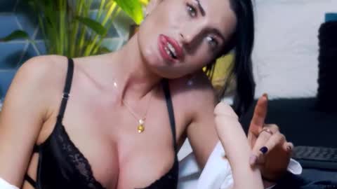 Zoey online show from December 3, 7:27 pm