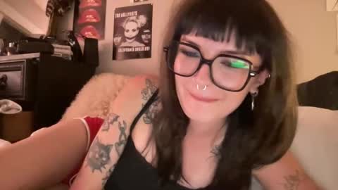 zoeyyb666 online show from April 8, 5:20 am