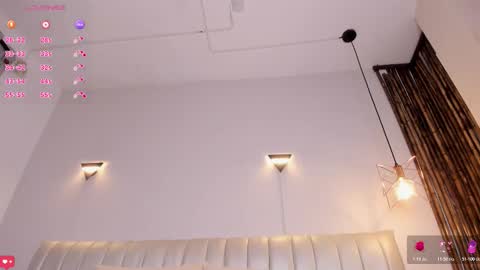 Zara online show from February 27, 8:08 pm