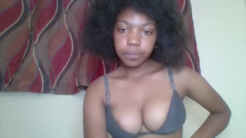 zyraelle_01 online show from April 23, 7:16 am